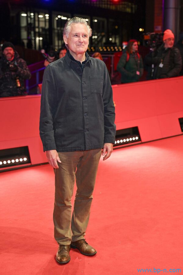 Bill Pullman poses at the 